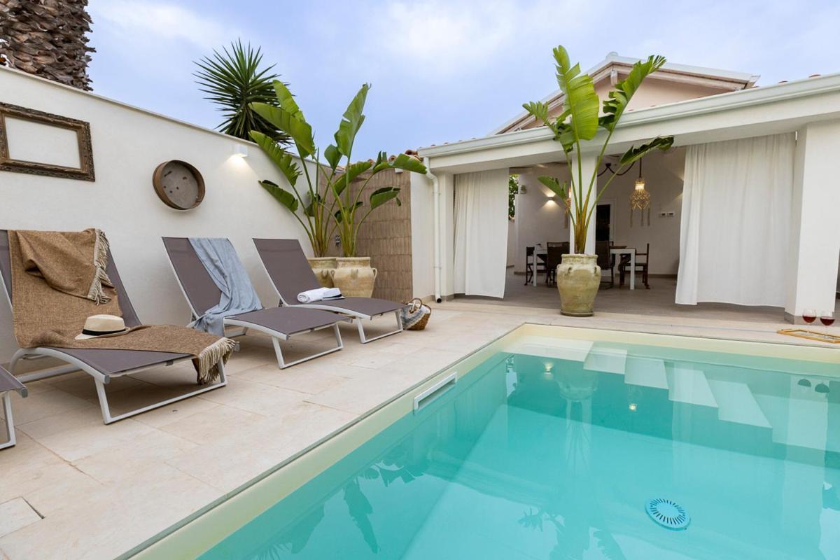 Villa Delle Palme Con Piscina Privata Santa Maria Del Focallo Luaran gambar