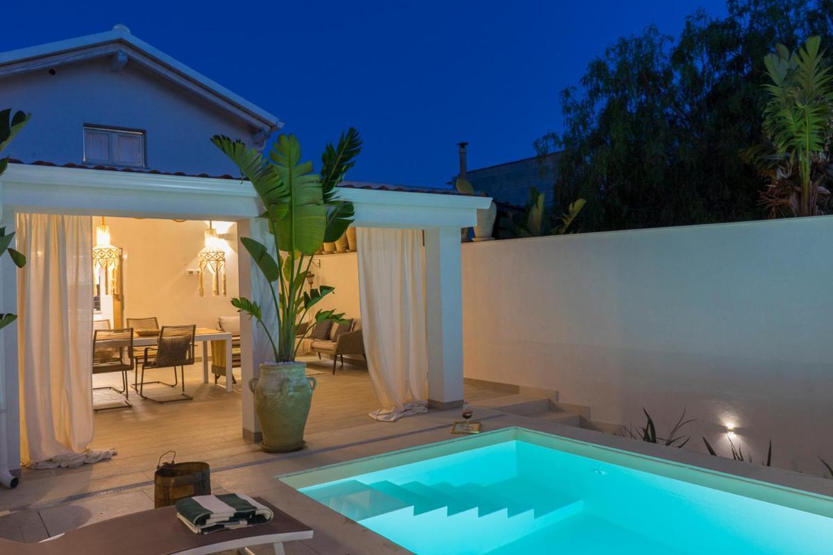 Villa Delle Palme Con Piscina Privata Santa Maria Del Focallo Luaran gambar